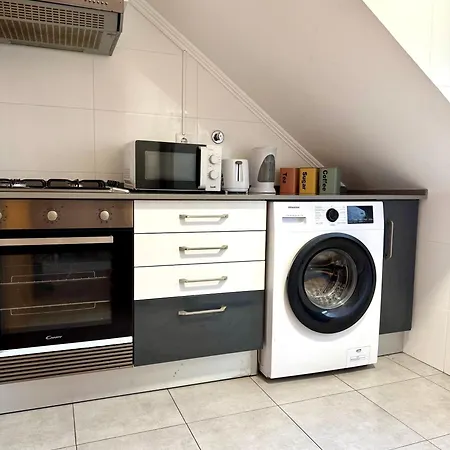 Apartment Helle Und Gemuetliche Im Zentrum Lisbon